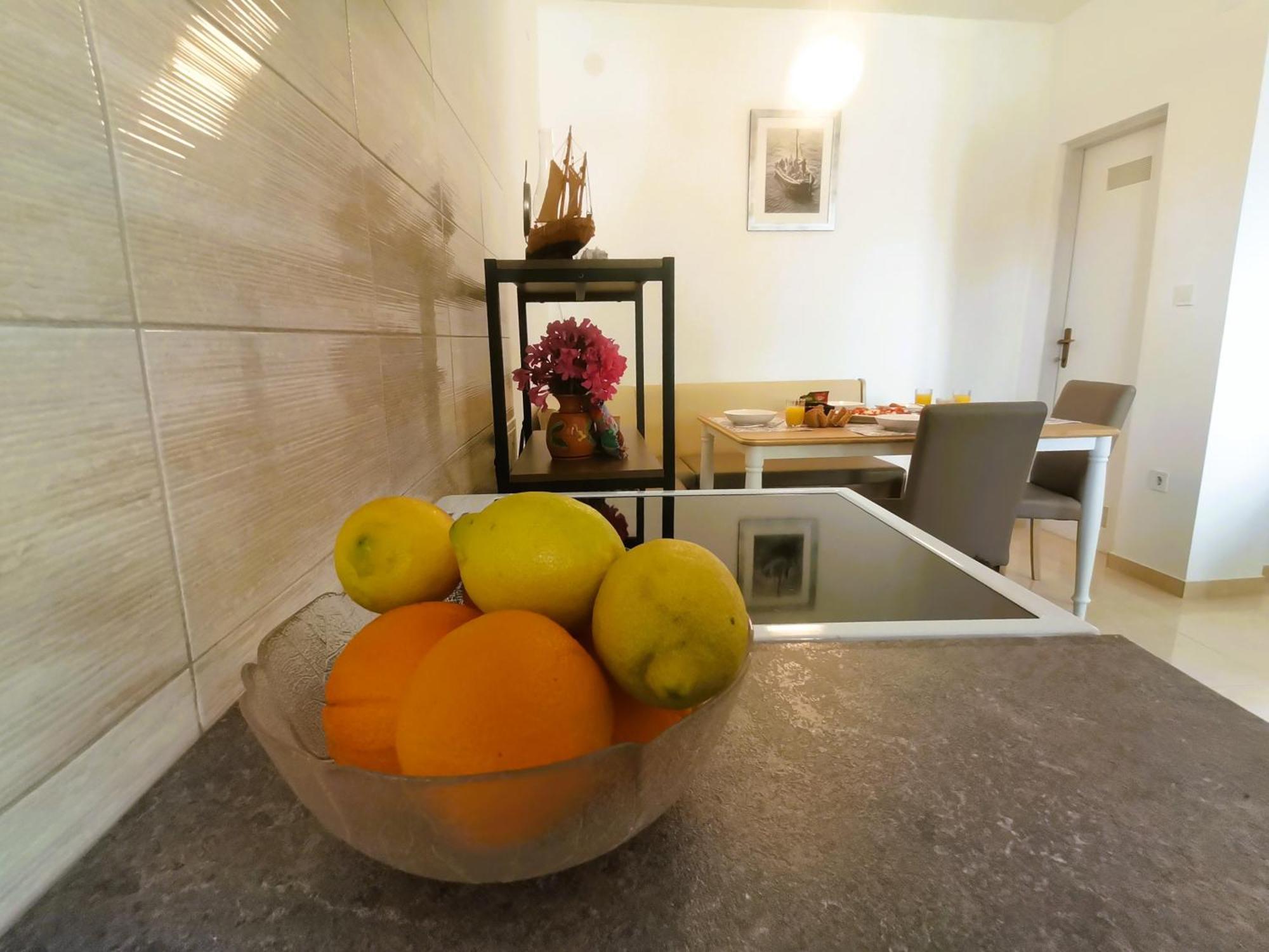 Charming Traditional Townhouse - Holiday Home Kata Jezera Bagian luar foto